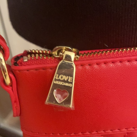 Love Moschino Red Quilted Crossbody - Picture 3 of 8